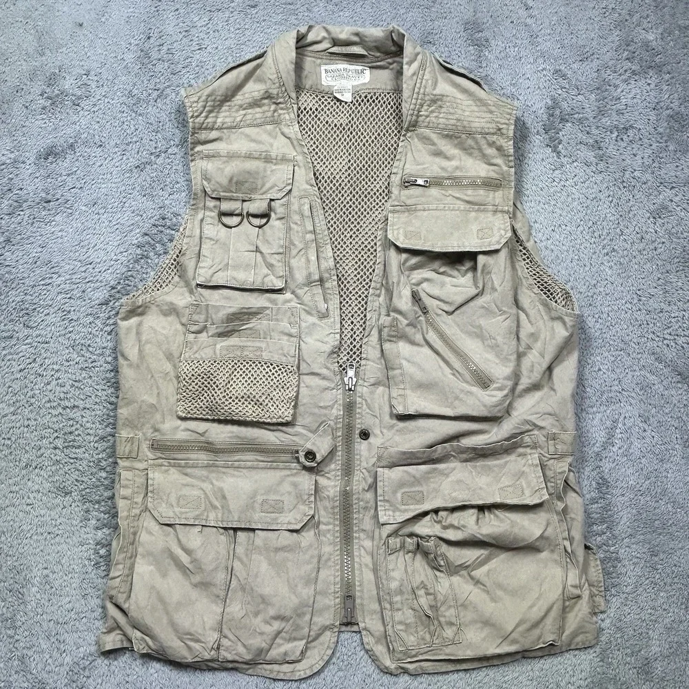 Vintage Banana Republic Tech Vest Men M Khaki Photo Safari Fish Hung Travel 90s